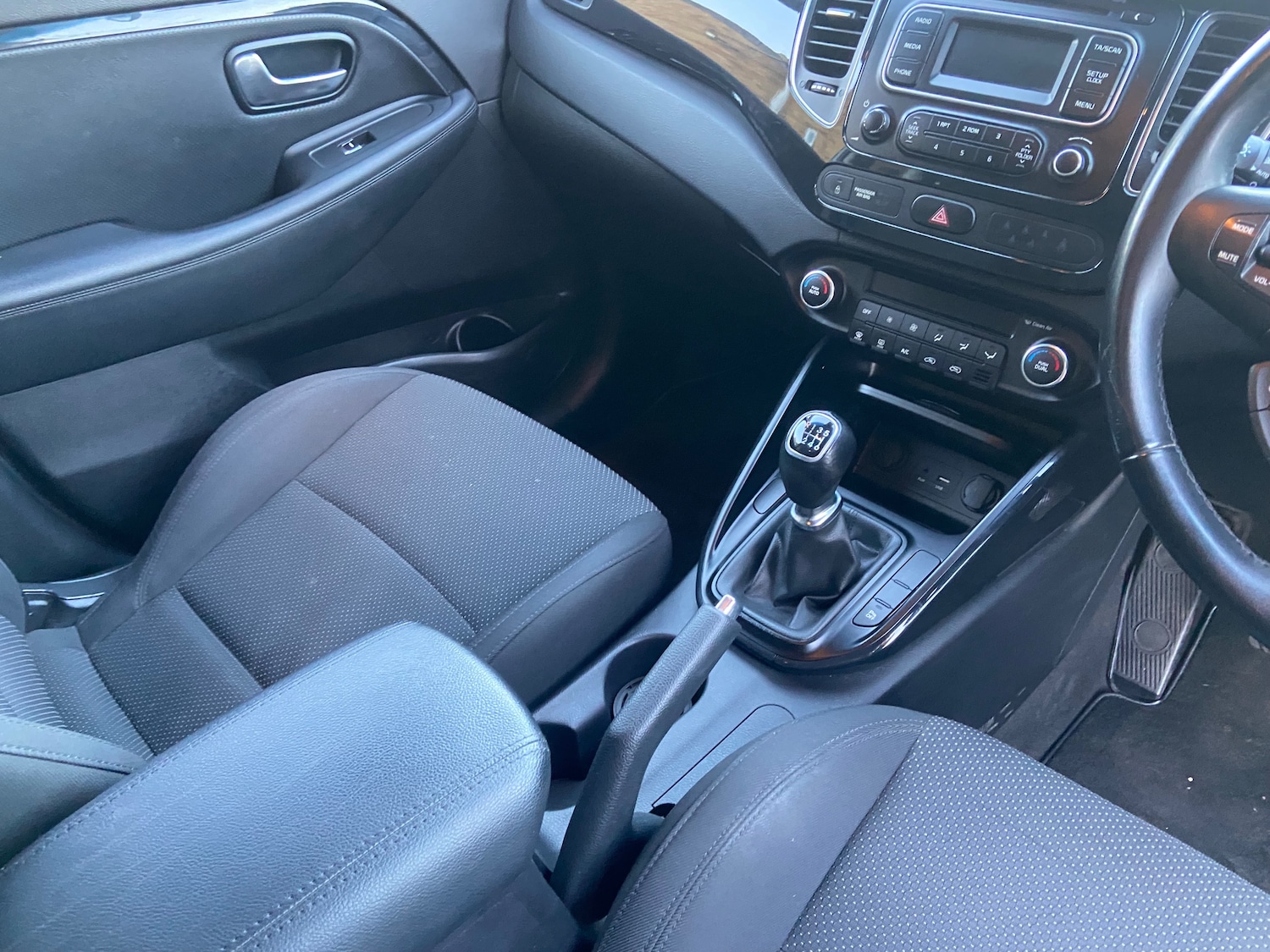 Used Kia Carens 2015 for sale - 77927515: Photo 23