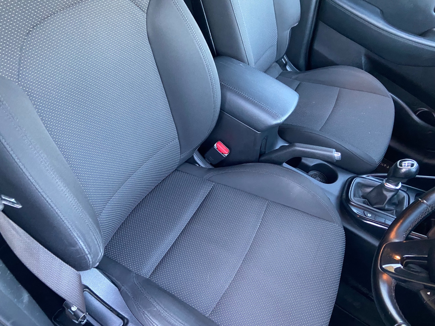 Used Kia Carens 2015 for sale - 77927515: Photo 24