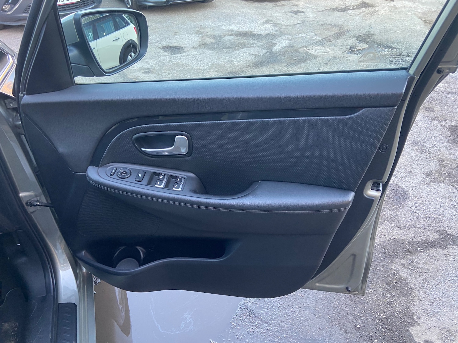 Used Kia Carens 2015 for sale - 77927515: Photo 26