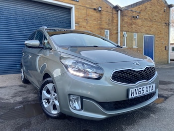 Used Kia Carens 2015 for sale - 77927515: Photo