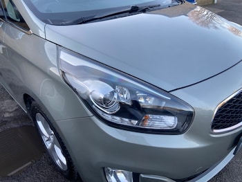 Used Kia Carens 2015 for sale - 77927515: Photo