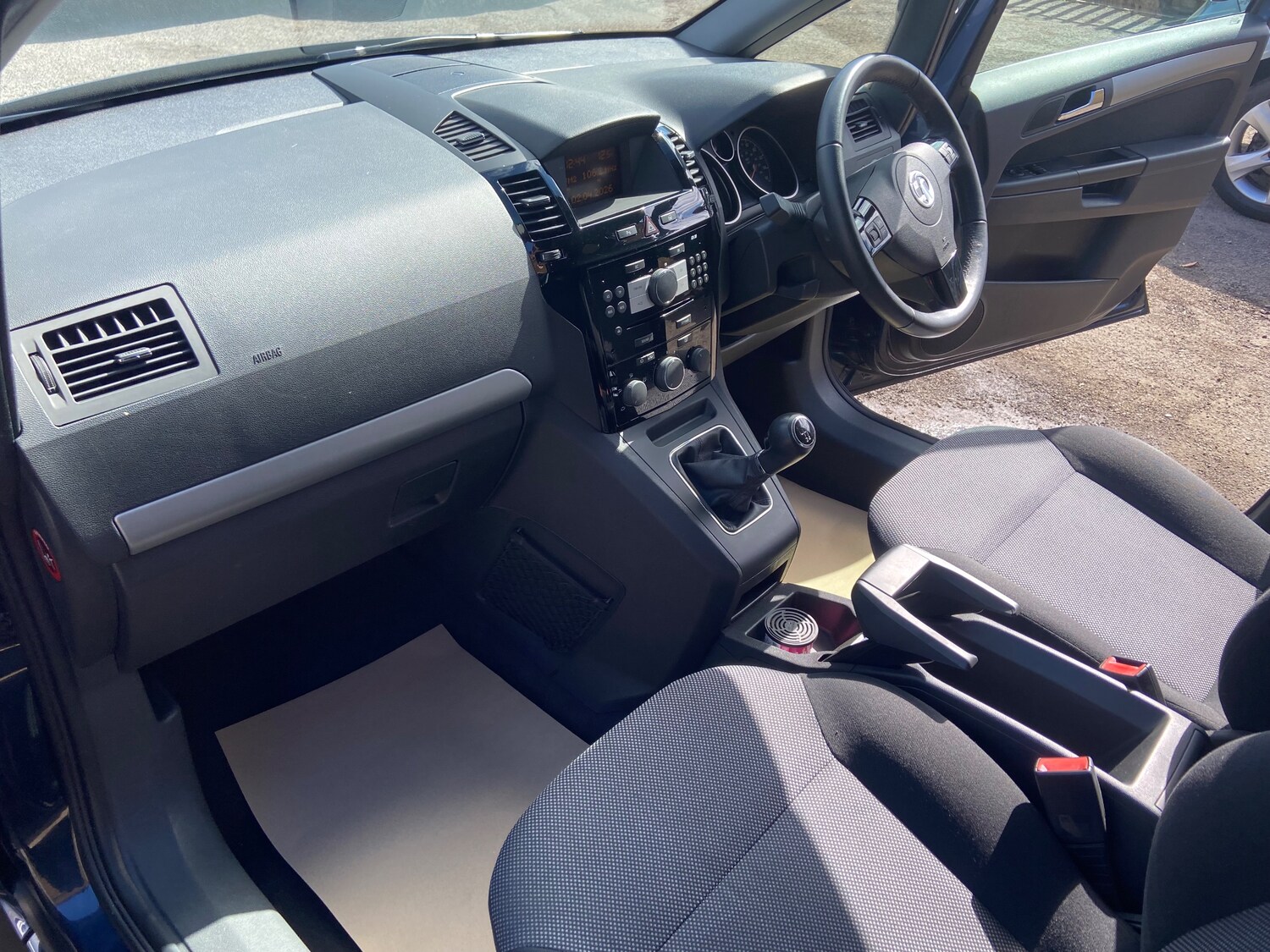 Used Vauxhall Zafira 2012 for sale - 78118138: Photo 24