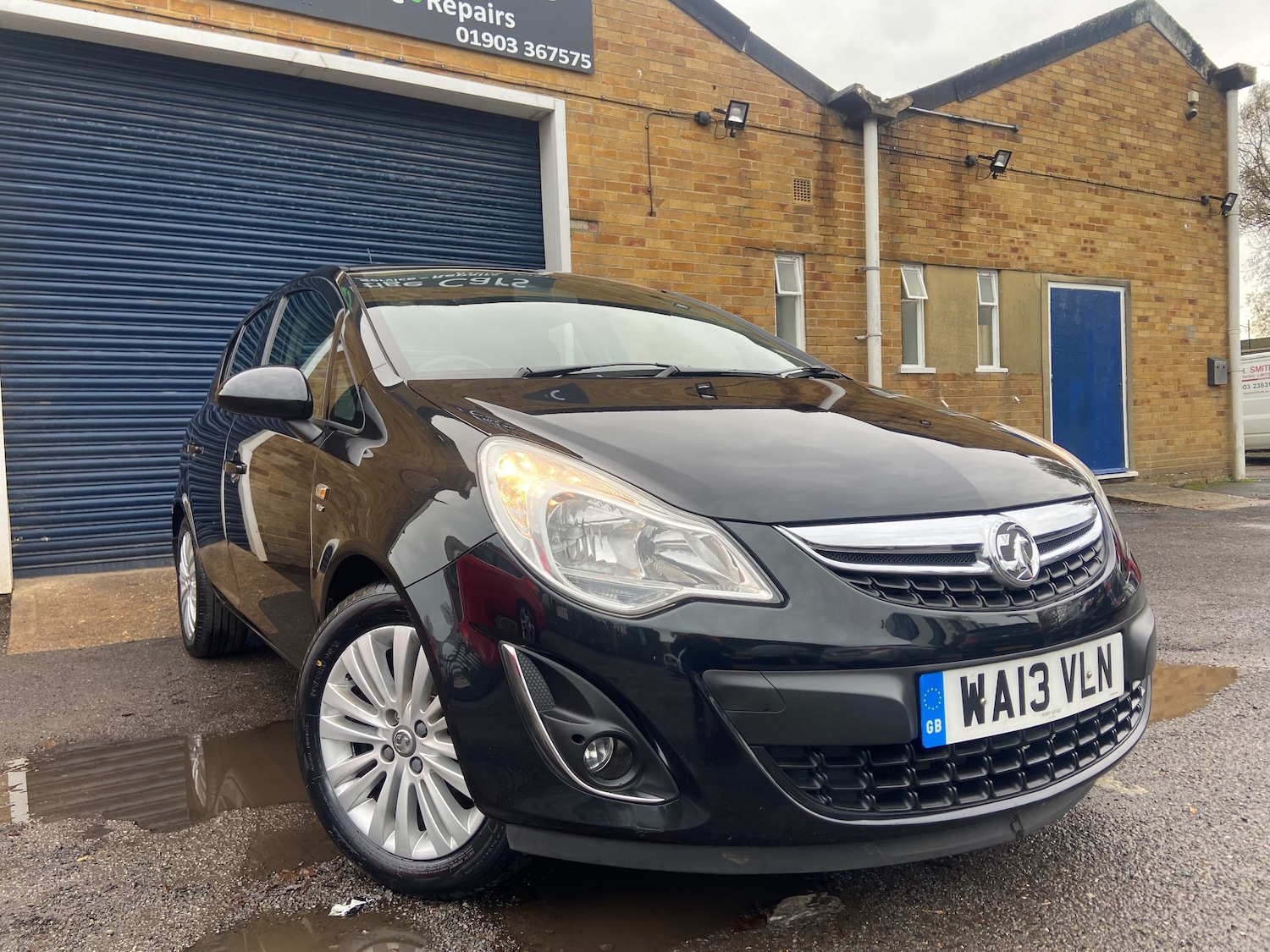 Used Vauxhall Corsa 2013 for sale - 76750863: Photo 2
