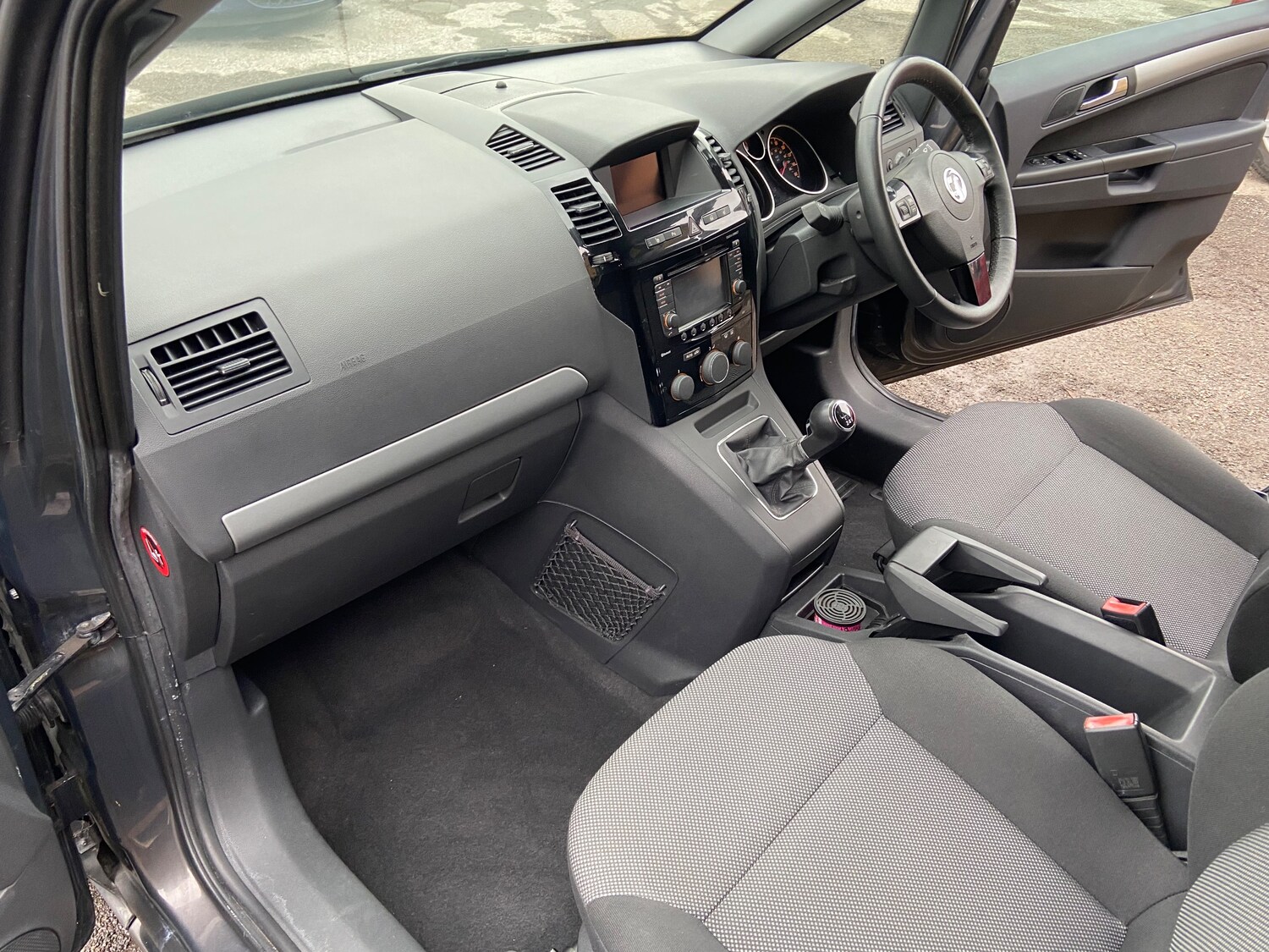 Used Vauxhall Zafira 2013 for sale - 76999596: Photo 16