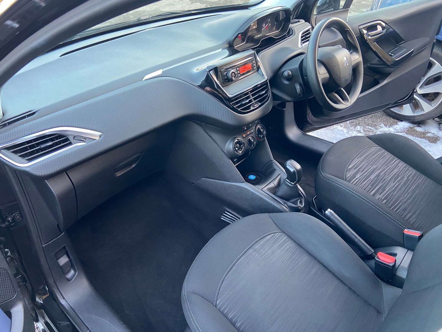 Used Peugeot 208 2016 for sale - 77673993: Photo 21