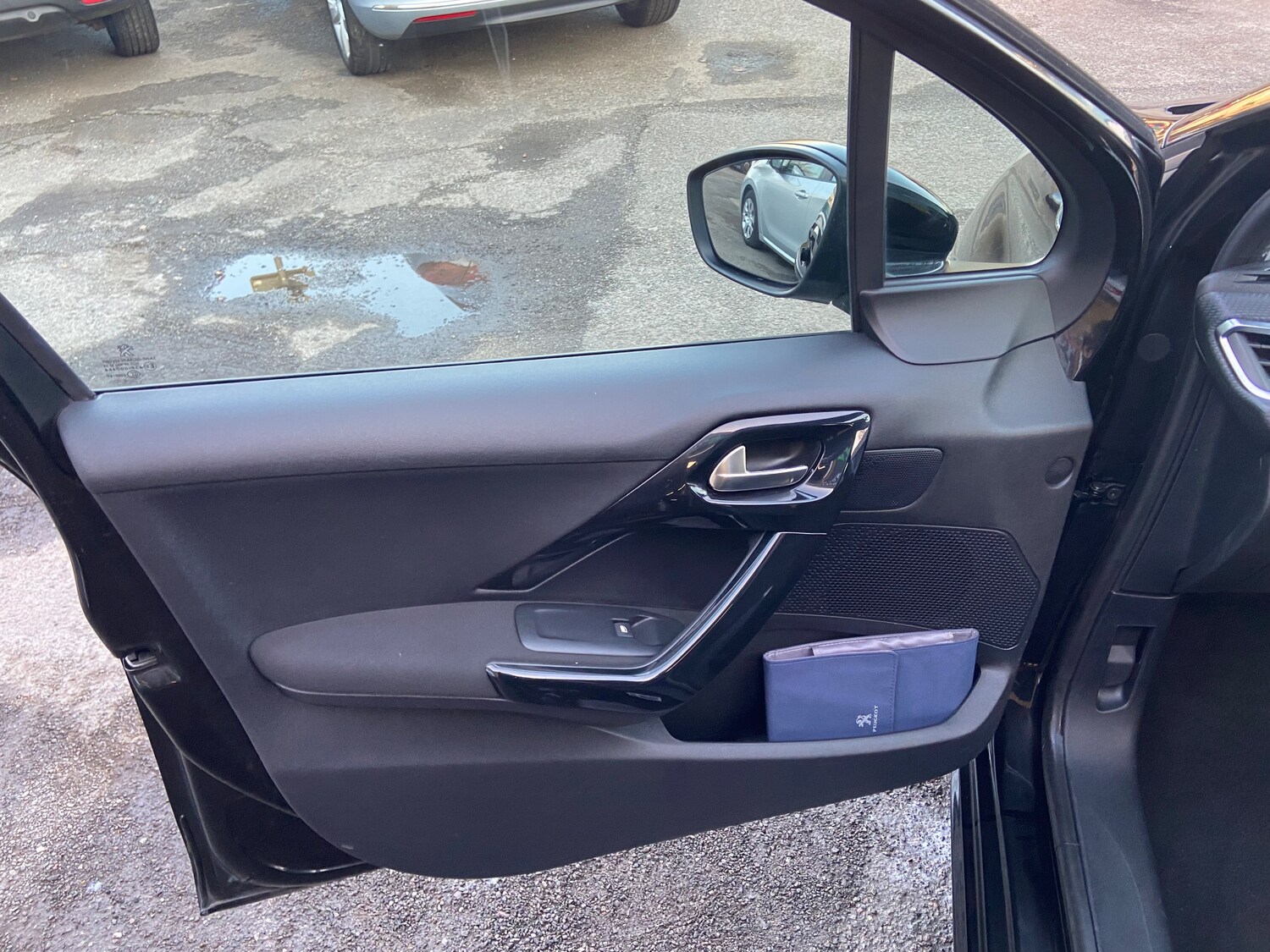 Used Peugeot 208 2016 for sale - 77673993: Photo 22