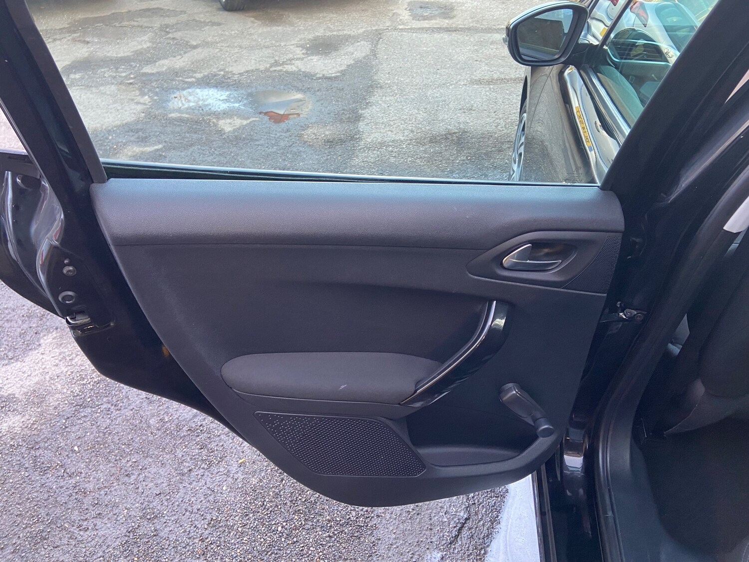 Used Peugeot 208 2016 for sale - 77673993: Photo 25