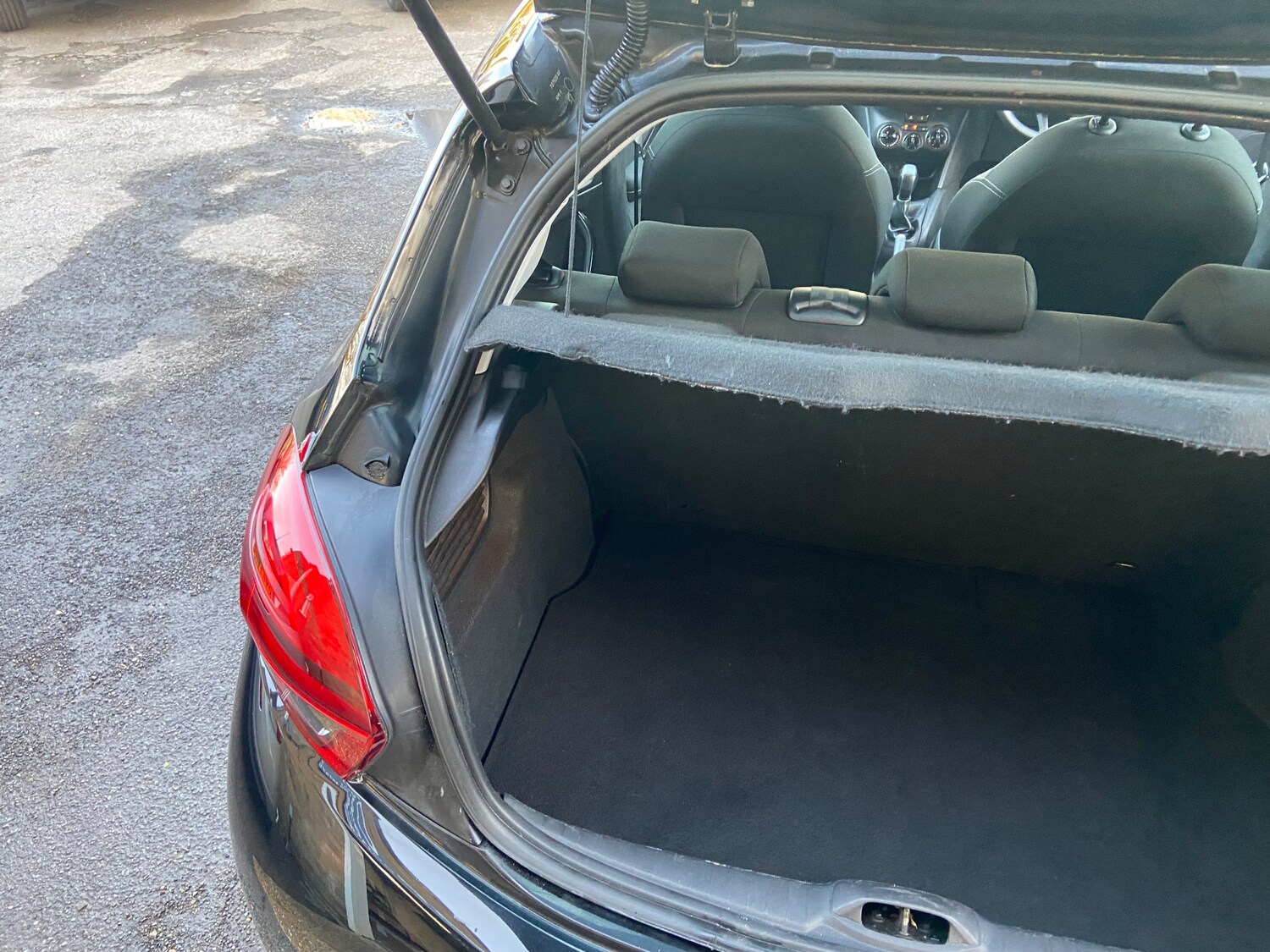 Used Peugeot 208 2016 for sale - 77673993: Photo 26