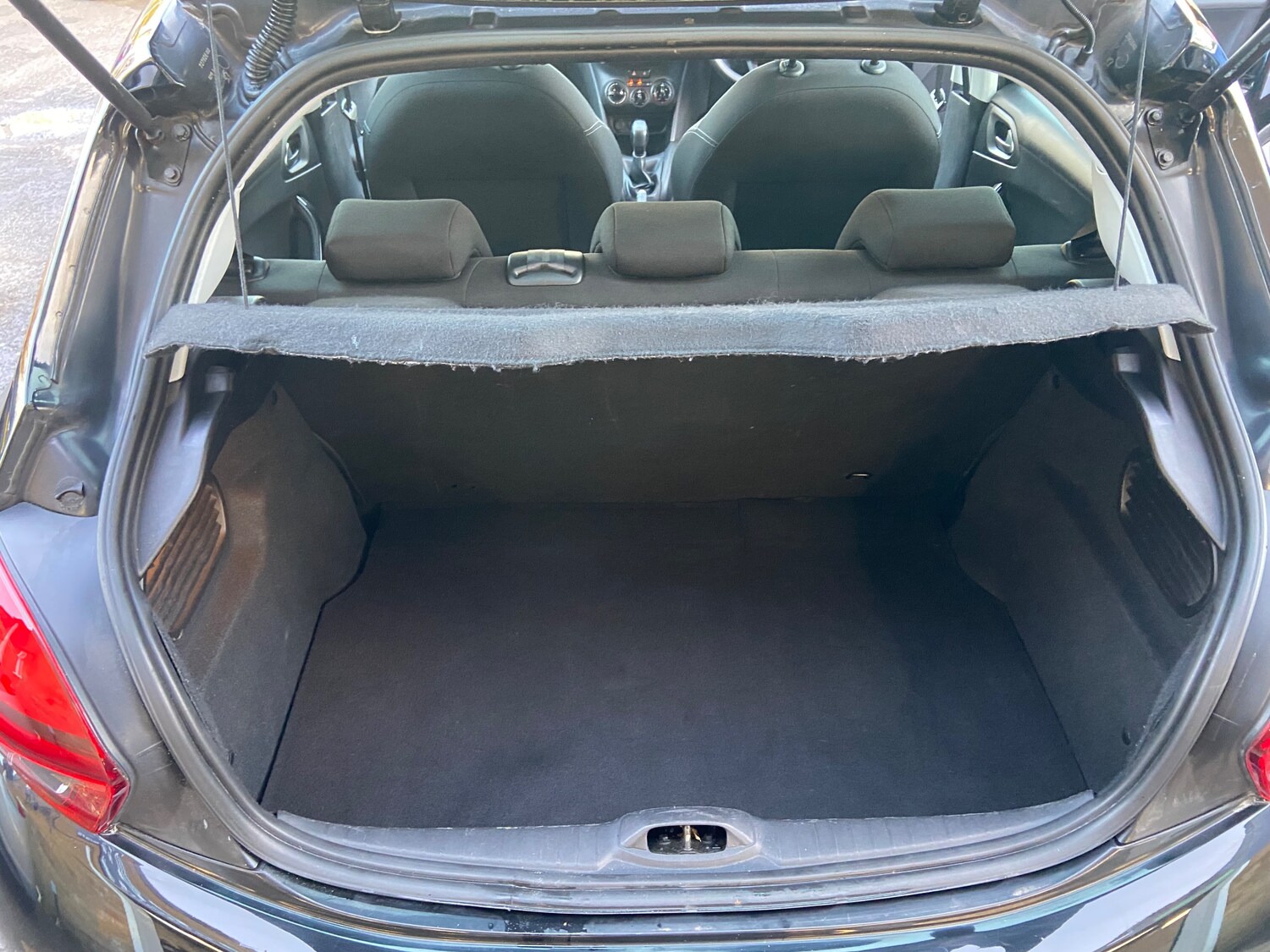 Used Peugeot 208 2016 for sale - 77673993: Photo 27