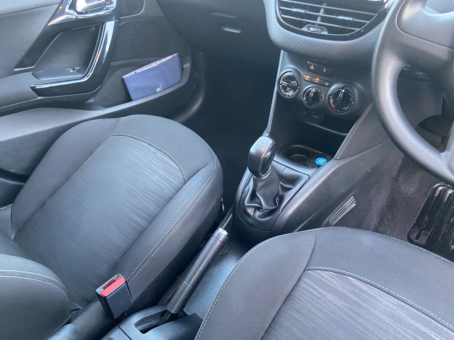 Used Peugeot 208 2016 for sale - 77673993: Photo 33