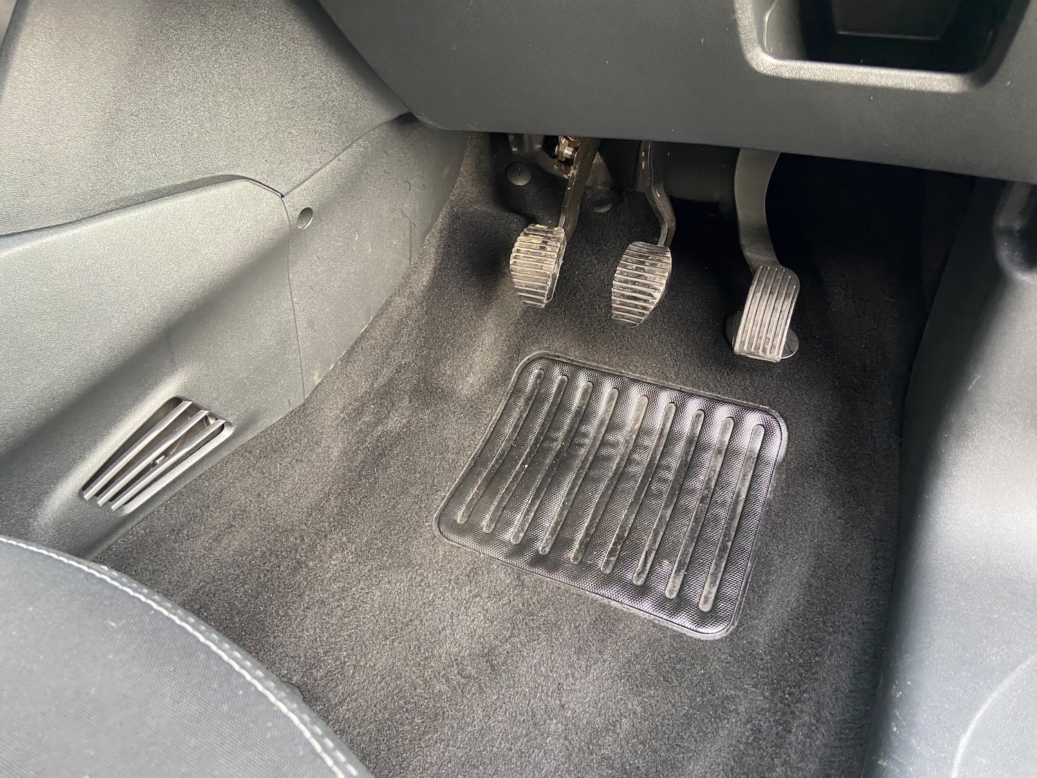 Used Peugeot 208 2015 for sale - 76501189: Photo 17