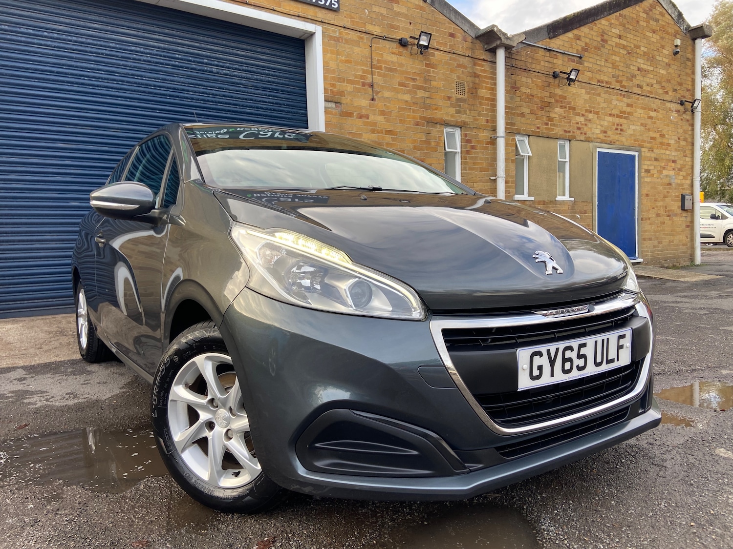 Used Peugeot 208 2015 for sale - 76501189: Photo 2