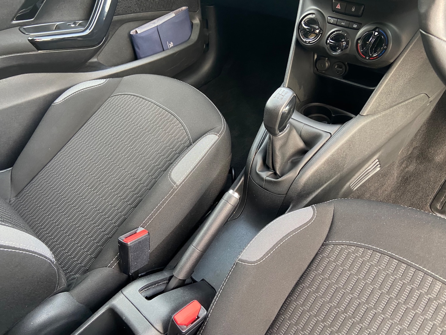 Used Peugeot 208 2015 for sale - 76501189: Photo 22