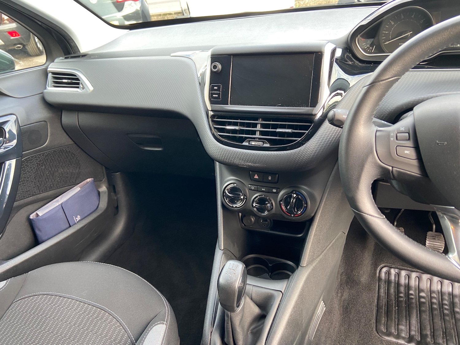 Used Peugeot 208 2015 for sale - 76501189: Photo 23