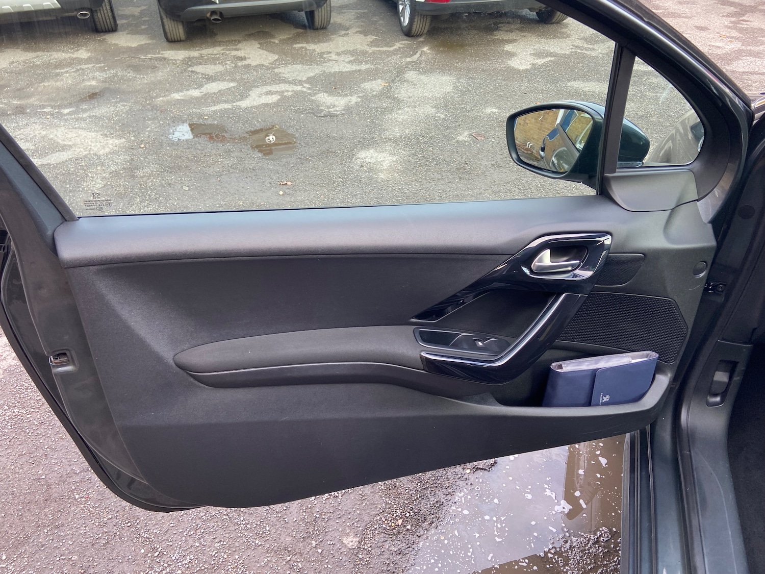 Used Peugeot 208 2015 for sale - 76501189: Photo 26