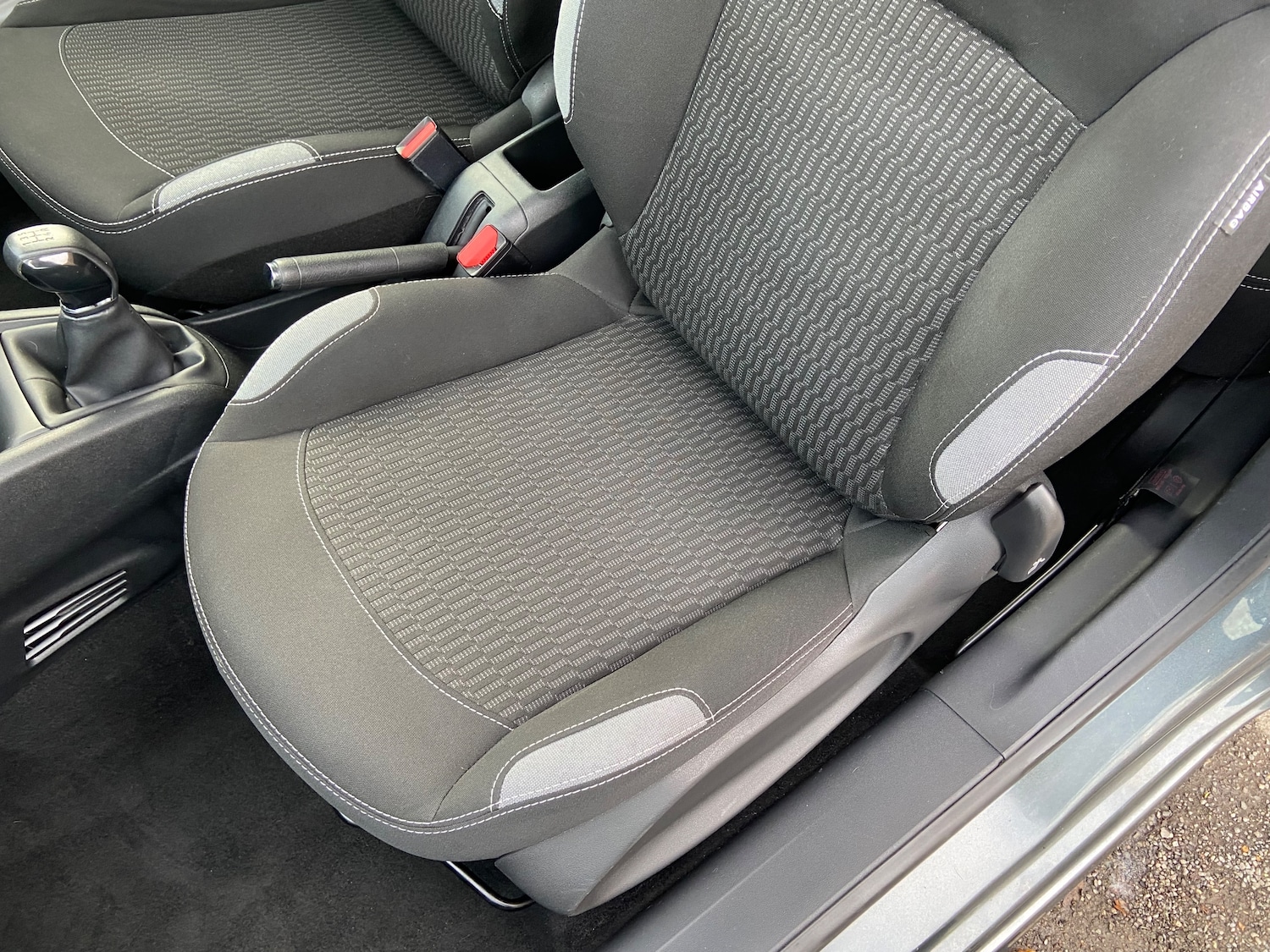 Used Peugeot 208 2015 for sale - 76501189: Photo 27