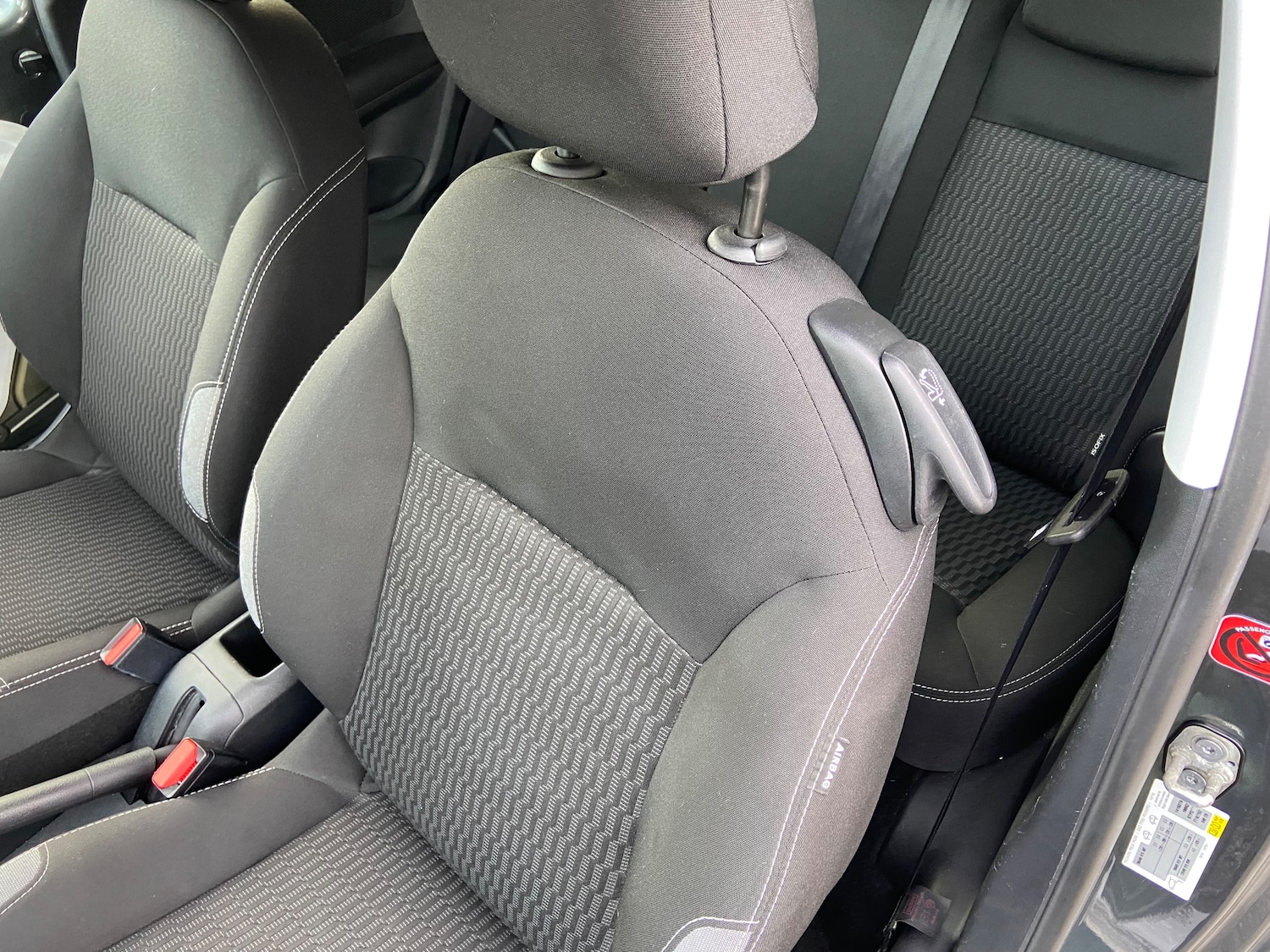 Used Peugeot 208 2015 for sale - 76501189: Photo 28