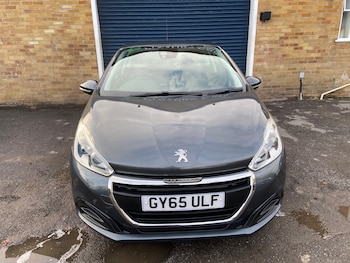 Used Peugeot 208 2015 for sale - 76501189: Photo