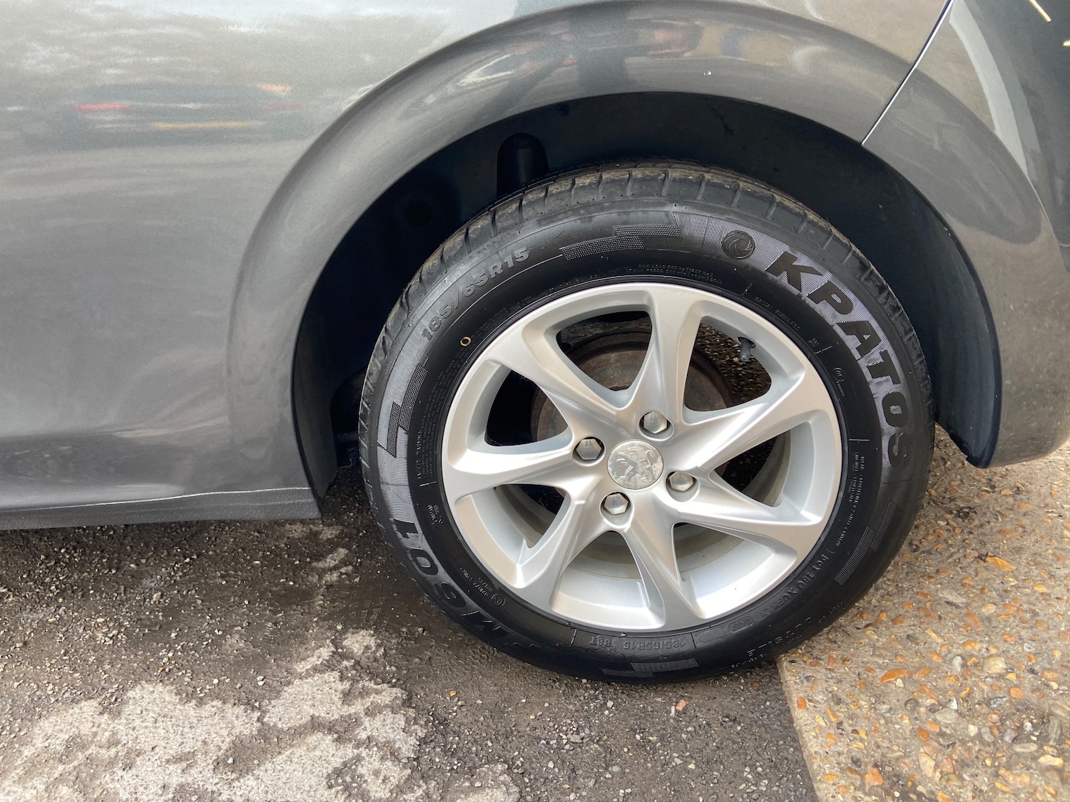 Used Peugeot 208 2015 for sale - 76501189: Photo 8