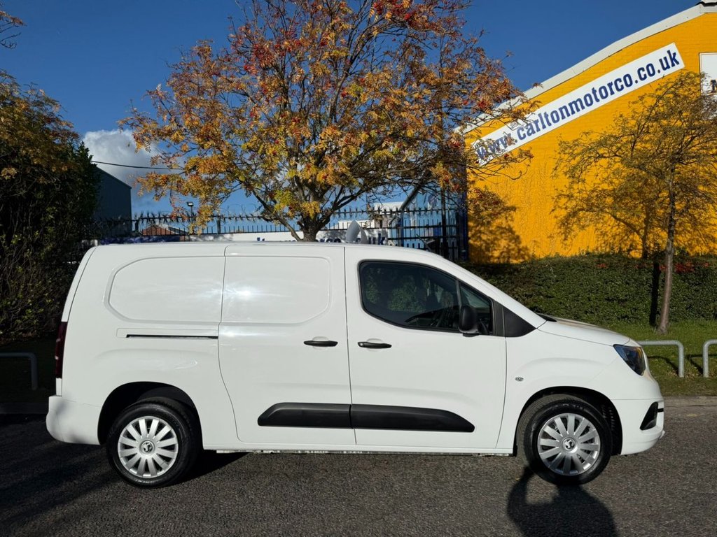 Used Vauxhall Combo 2020 for sale - 76185360: Photo 2
