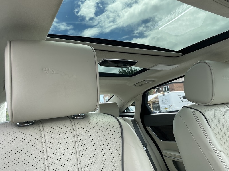 Used Jaguar XJ 2014 for sale - 76403220: Photo 33