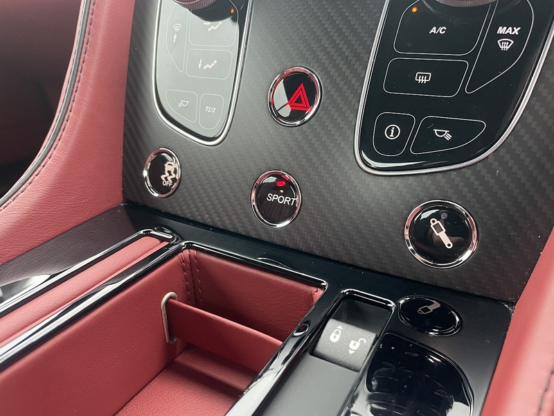 Used Aston Martin DB9 2017 for sale - 76784490: Photo 32