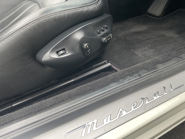 Used Maserati GranCabrio 2011 for sale - 75254248: Photo 29