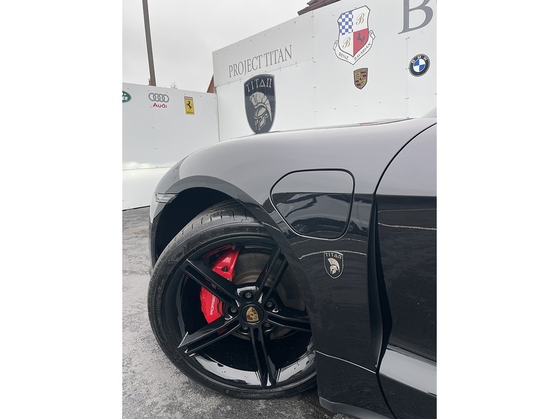 Used Porsche Taycan 2020 for sale - 76403208: Photo 2