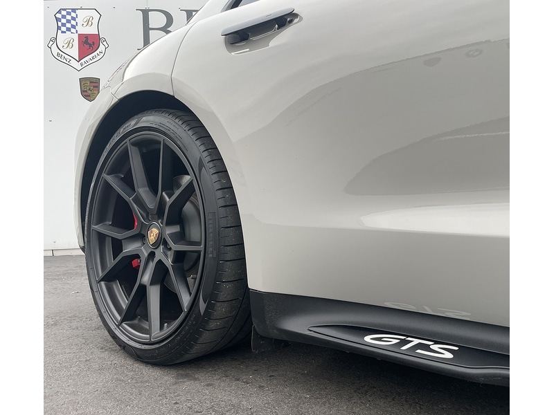 Used Porsche Taycan 2023 for sale - 76320196: Photo 13
