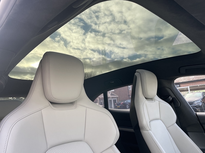 Used Porsche Taycan 2023 for sale - 76924020: Photo 32