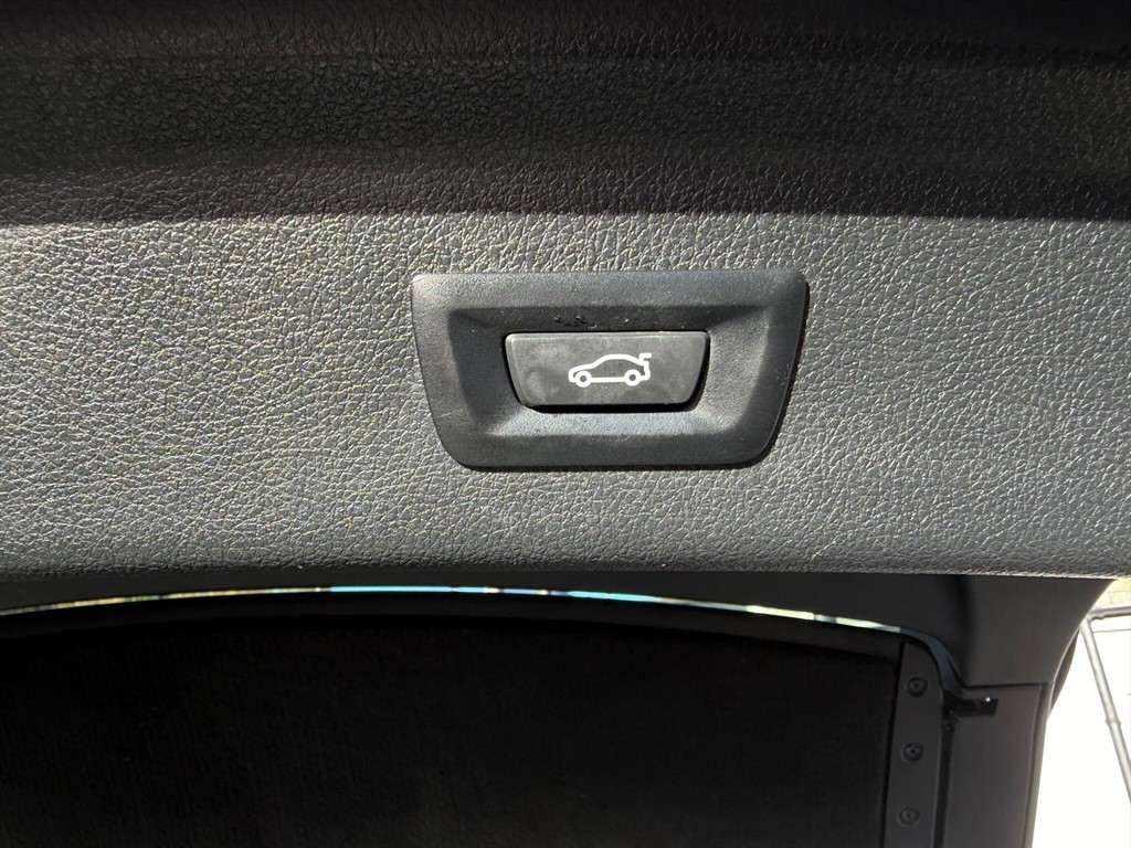 Used BMW 3 Series 2018 for sale - 77347569: Photo 15