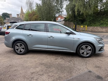 Used Renault Megane 2021 for sale - 79831143: Photo