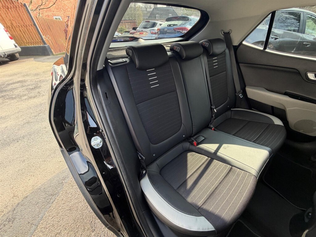 Used Kia Stonic 2018 for sale - 77975724: Photo 23