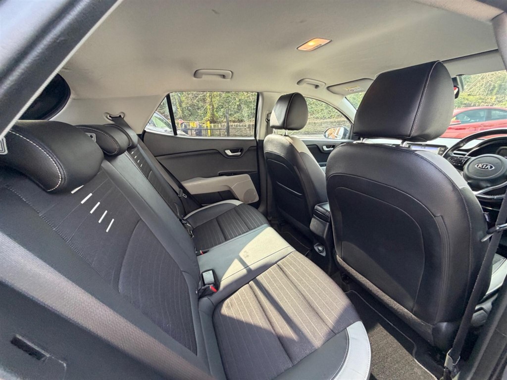 Used Kia Stonic 2018 for sale - 77975724: Photo 24