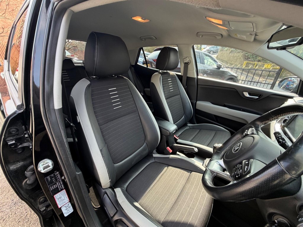 Used Kia Stonic 2018 for sale - 77975724: Photo 30