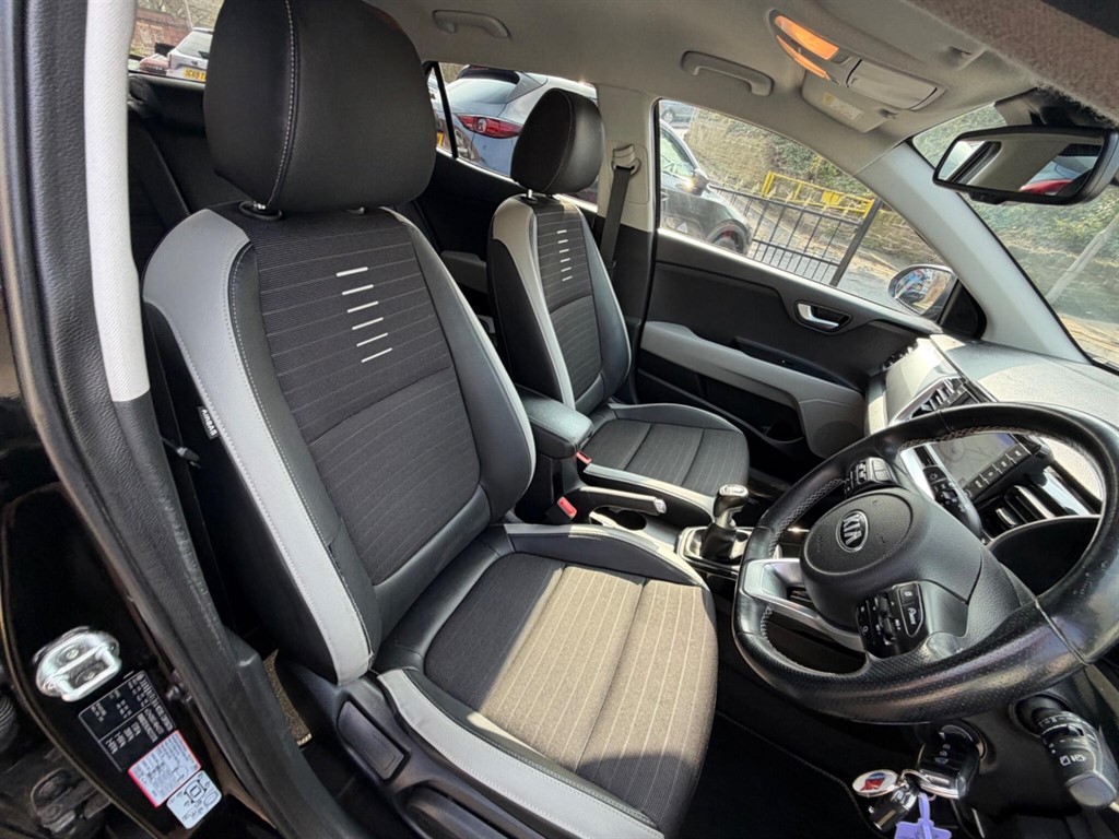 Used Kia Stonic 2018 for sale - 77975724: Photo 31