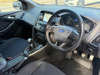 Used Ford Focus 2017 for sale - 78555771: Photo