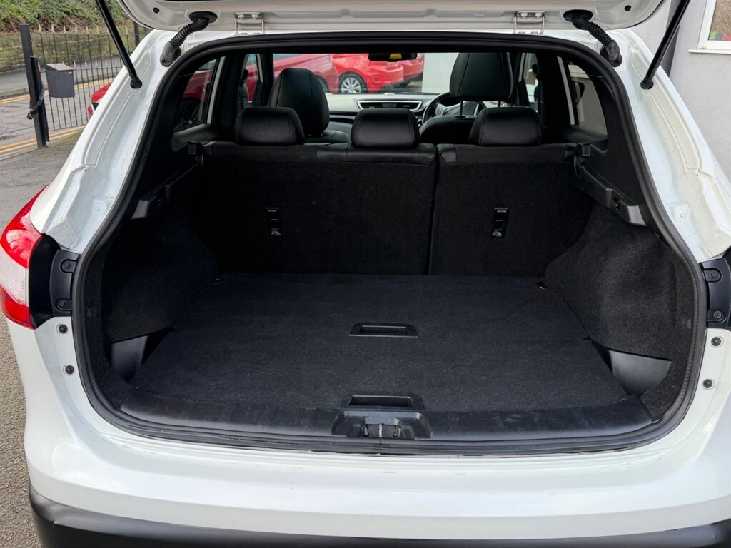 Used Nissan Qashqai 2017 for sale - 77492962: Photo 18