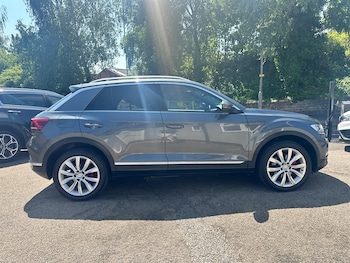 Used Volkswagen T-Roc 2018 for sale - 79208721: Photo