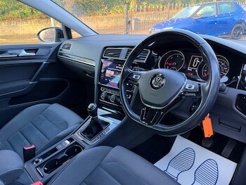 Used Volkswagen Golf 2017 for sale - 77347598: Photo