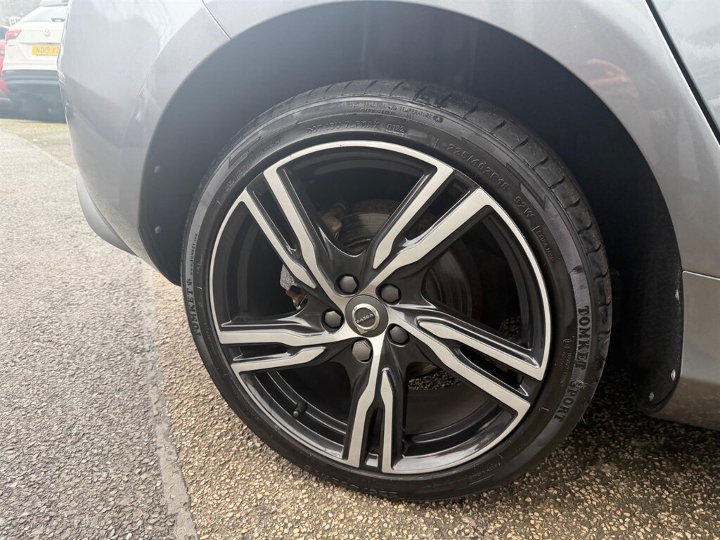 Used Volvo V40 2016 for sale - 77532416: Photo 11