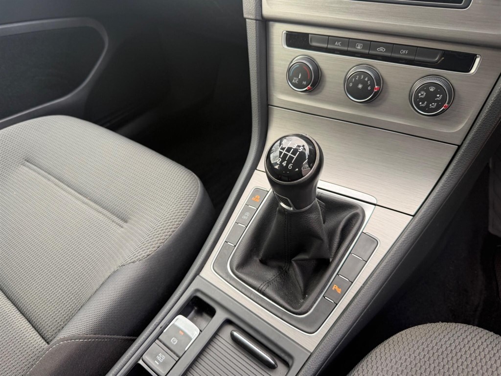 Used Volkswagen Golf 2015 for sale - 77570331: Photo 28