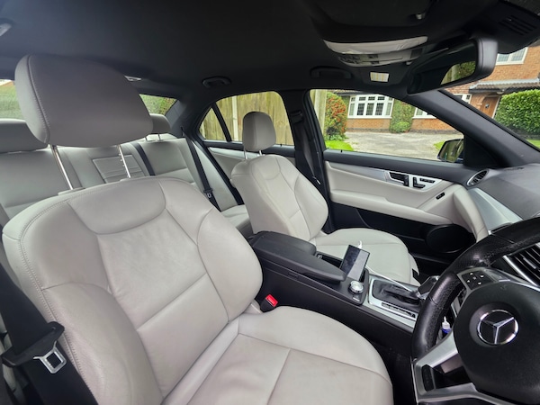 Used Mercedes-Benz C-Class 2012 for sale - 76205601: Photo 10