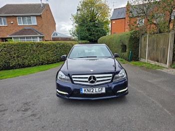 Used Mercedes-Benz C-Class 2012 for sale - 76205601: Photo 2