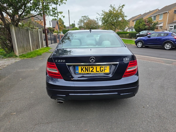 Used Mercedes-Benz C-Class 2012 for sale - 76205601: Photo 5
