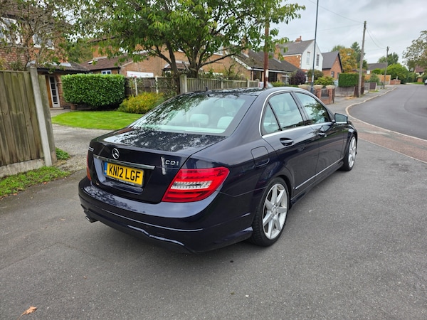 Used Mercedes-Benz C-Class 2012 for sale - 76205601: Photo 6