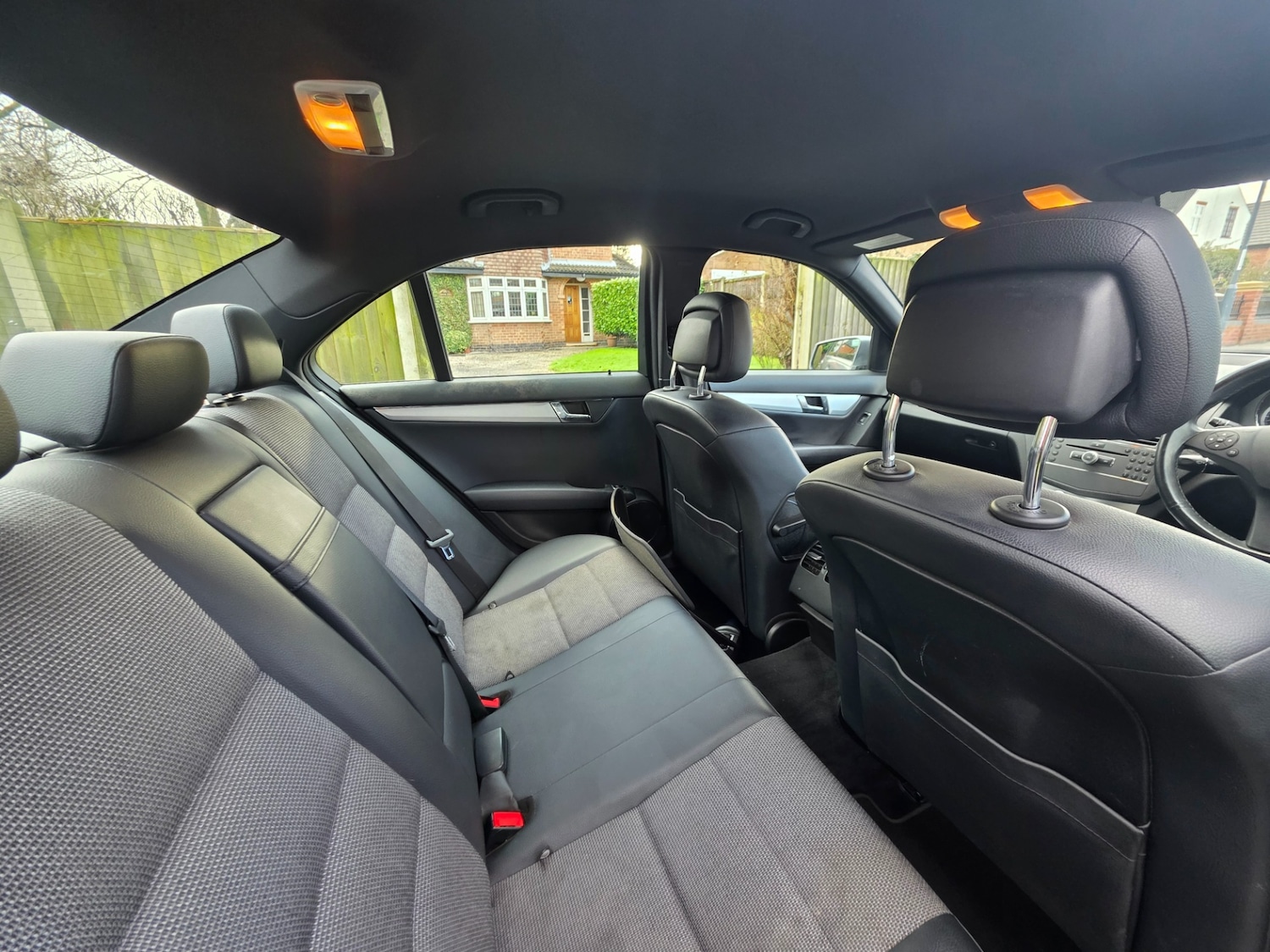 Used Mercedes-Benz C Class 2010 for sale - 77236967: Photo 8