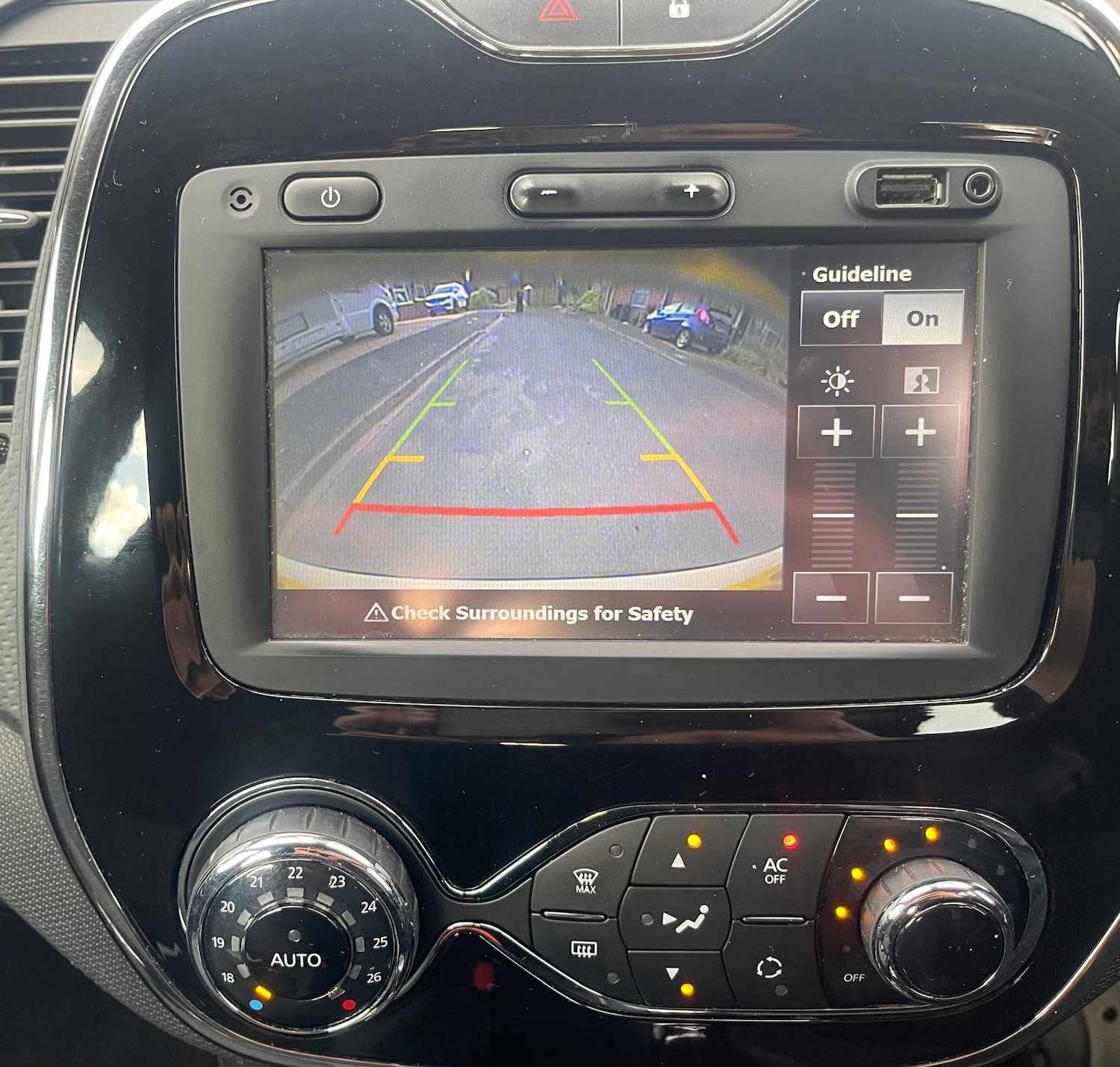 Used Renault Captur 2014 for sale - 78105491: Photo 11