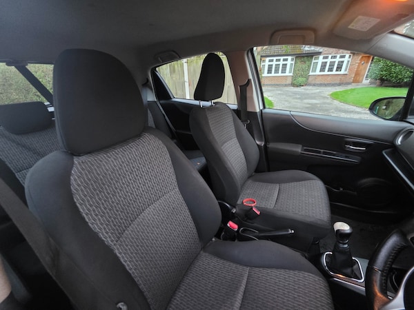 Used Toyota Yaris 2014 for sale - 76346103: Photo 8