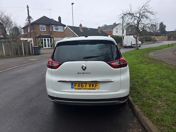 Used Renault Grand Scenic 2017 for sale - 77501231: Photo